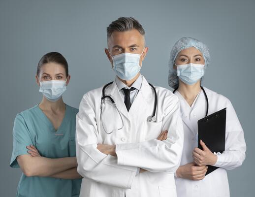 doctor-nurses-special-equipment (2)